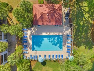 One More Round! 3BR 3BA Sleeps 10! 11 Pools! Golf Courses! Tennis Courts! - 4