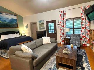 Super Cute! Hot Tub, Fully Stocked, Great Location - Glade - 8