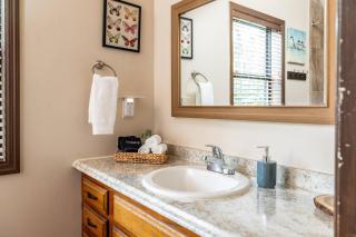 Super Cute! Hot Tub, Fully Stocked, Great Location - Glade - 7