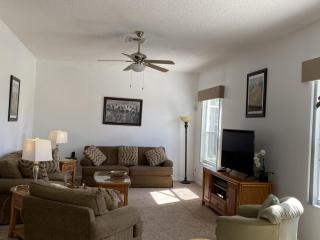 Hampton Lakes Villa - 9