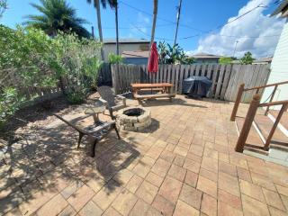 Vintage Beach Cottage - 7