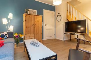Apartment in Dorf near Robbarium Park, cleaning included - St. Peter-Ording - 0