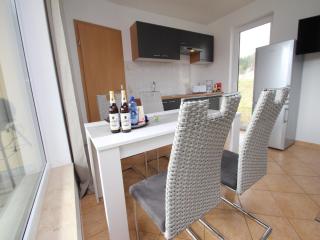 Bungalow by Groß Labenzer See, Nature Retreat, cleaning included - Klein Labenz - 1