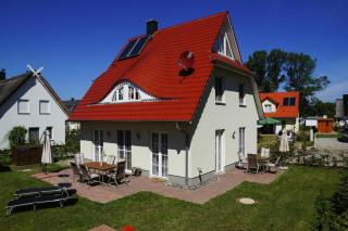 Holiday Home in Glowe near Sandy Beach, cleaning included - Glowe - 0