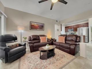 Ground Floor 2 BDR with Garage! Heated Comm Pool! - 8