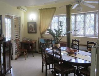 Luxurious 2BR Kingston Private Escape - Kingston - 9
