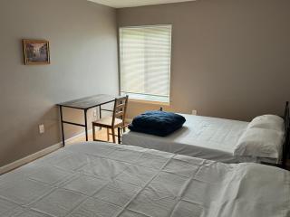 Near To CCBC ESSEX Private Room 202 - 4