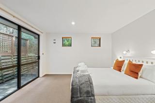 Elevated Elegance in Fernhill - Queenstown - 4