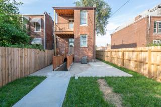 Parkside Comfort | JZ Vacation Rentals - Tower Grove - 9