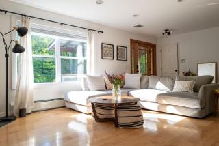 Stylish Catskills Escape Near Town & Trails - 0