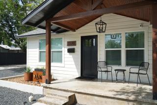 Oak and Agave House - Downtown New Braunfels Retreat - 3