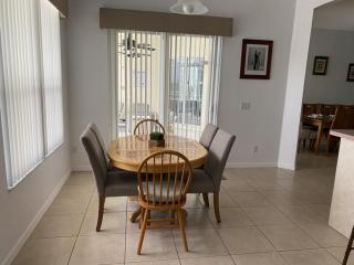 Hampton Lakes Villa - 5