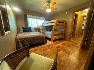 3BR Mountain Condo Pet Friendly - 3