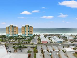 Escape to Sand Dollar Holler: Coastal Retreat, 3 Beds, 25 Baths, Sleeps 10! - 2