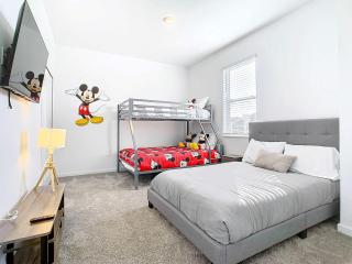 Cozy Family 3BR retreat w 2 waterparks - 5