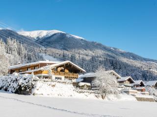 Chalet in Neukirchen with Mountain Views, cleaning included - 5