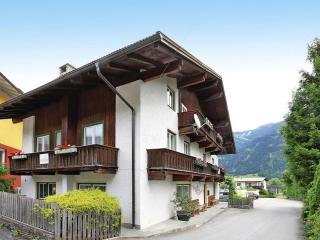 Chalet in Fügen near Spieljochbahn Lift, cleaning included - Fügen - 9