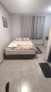 Kitnet independente confortável e muito bem localizada - 9