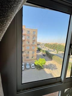 The apartment overlooks a main street view - ‘Ezbet `Abd el-Ḥamîd - 5