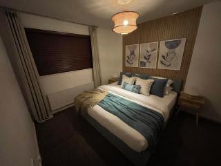 Spacious 3-Bed Home with Free Off-Street Parking Near Newcastle - East Howdon - 4