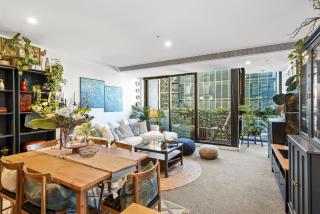 Chic 2-Bed Apartment with Balcony in Southbank - Melbourne - 4