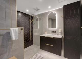 Luxury 3BR Tower Views & Elegance Surfers CBD - Gold Coast - 8
