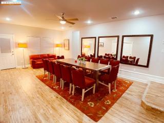 WOW 5BR Sleeps 14 Round Rock for Large Team Events - 6