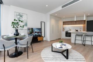 2BR Family Home next to SkyBus with Pool Sauna Gym - Melbourne - 9