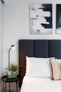 2BR Family Home next to SkyBus with Pool Sauna Gym - Melbourne - 1