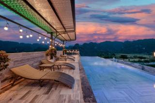 Vu Hotel - Nguyên Ngoại - 0