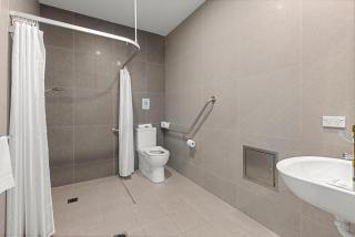 Modern 1 Bed Apartment - 6 Min walk to beach - 6