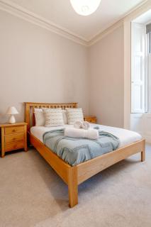 Elegant 2BR Apartment on Leven St - 8