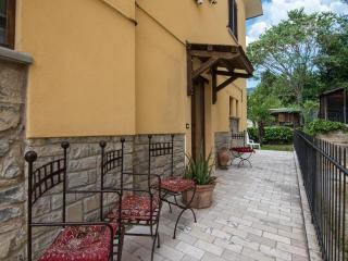 Chic Apartment with Outdoor Serenity - Sansepolcro - 6