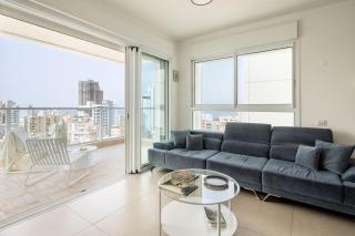 Netanya Seaside High-Rise Apartment with Mamad by Sea N Rent - Netanya - 4