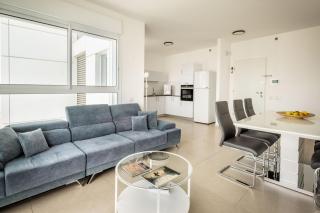 Netanya Seaside High-Rise Apartment with Mamad by Sea N Rent - Netanya - 3