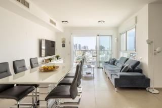 Netanya Seaside High-Rise Apartment with Mamad by Sea N Rent - Netanya - 1