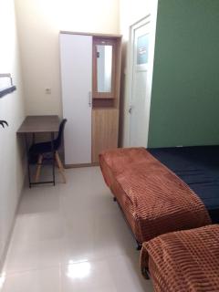 Tuwin Guest House Syariah - Timuran - 8