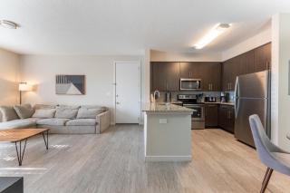 Daytona 2BR w Parking – Family Pet Friendly - Daytona Beach - 3