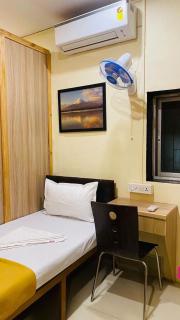 Royal Cabin Stay - Mumbai - 4