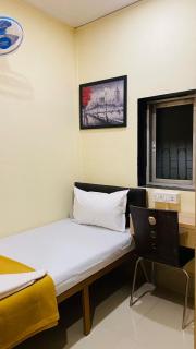 Royal Cabin Stay - Mumbai - 5