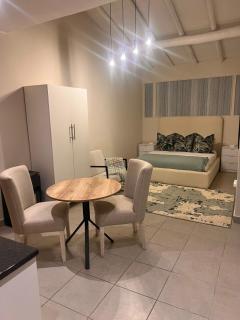 Lanina Deluxe Unit - Vosburg - 1