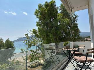 Helen's Seaview - Aliveri - 5