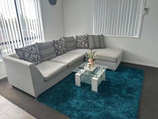 Spacious Home Near Airport - Auckland - 2