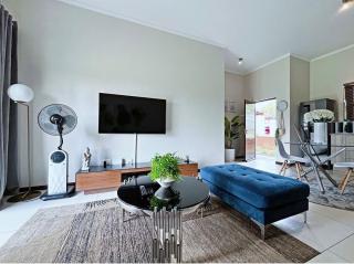 Luxury Golf Estate Living 2 Bed 2 Bath with Stunning Views - Honeydew - 5