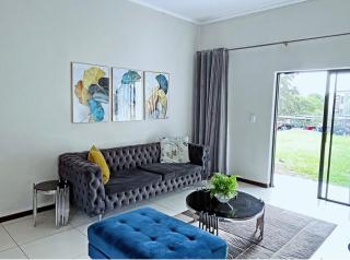 Luxury Golf Estate Living 2 Bed 2 Bath with Stunning Views - Honeydew - 9