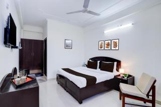 Super Hotel O Shimla Bypass Road ISBT Dehradun Formerly Benison Guest House - Mājra - 8