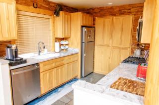 Relaxing and comfortable Running Y chalet - Klamath Falls - 2