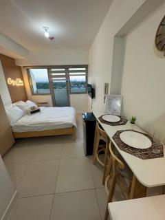 Sunset View with Free Pool Access - Manila - 1