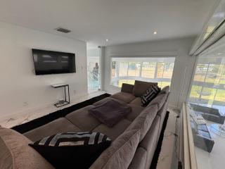 The Monochrome Villa - 3
