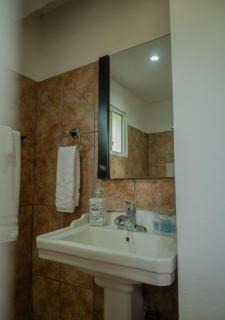 Hotel room, West End, Beach access, Triple - Roatán - 4